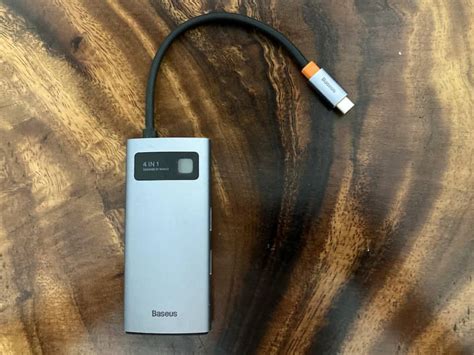 How To Connect a Phone to a Projector? (Use USB, Lightning Ports) - Pointer Clicker