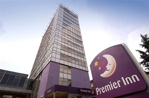 PREMIER INN LONDON HAMMERSMITH HOTEL - Updated 2022 Prices & Reviews ...