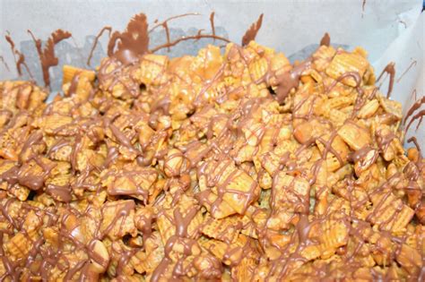 Julie Bakes: Cereal bars with peanuts and pretzels