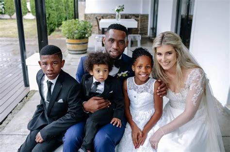 Siya Kolisi– Net Worth, Salary, Family, Girlfriend and more