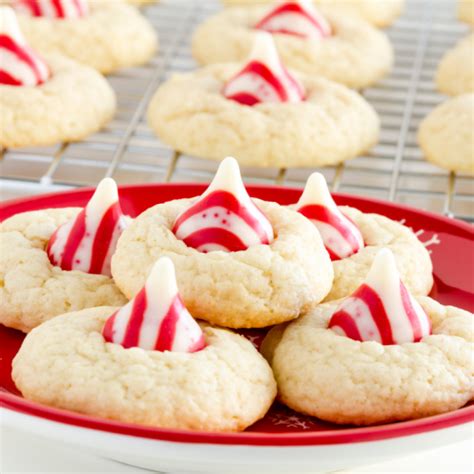 Candy Cane Kiss Cookies | Cooking Mamas