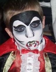 How to craft halloween dracula face painting - Hellokids.com