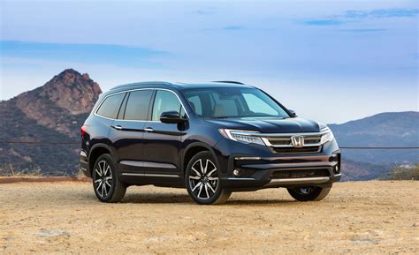 2019 Honda Pilot Reviews | Honda Pilot Price, Photos, and Specs | Car and Driver