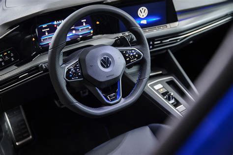 2021 Volkswagen Golf R revealed, 235kW hot hatch here in 2022 – UPDATE ...