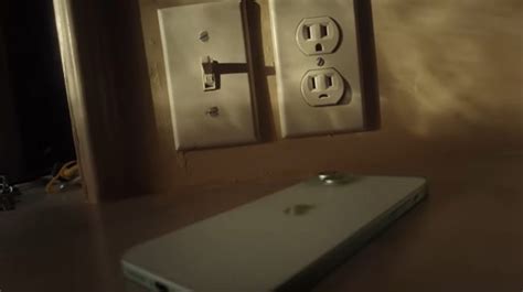 Apple Agrees With MKBHD's Best Battery Life Award For The iPhone 15 Plus In Its Latest Ad