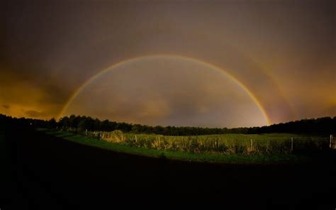 Stunning photo of rare 'moonbow' captured in night sky