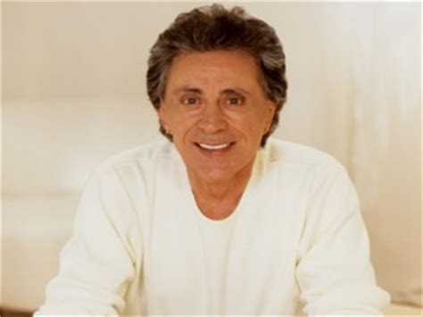 Frankie Valli biography, birth date, birth place and pictures