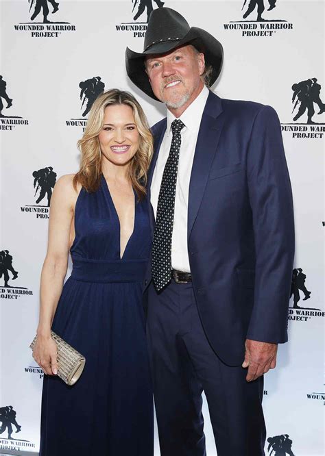 Trace Adkins Marries Victoria Pratt — & Blake Shelton Officiated