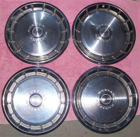 1970 Ford mustang hubcaps