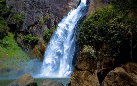 Kaveetha Travels » DUNHINDA FALLS- BADULLA