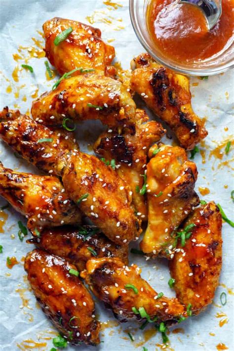 Baked Honey Sriracha Chicken Wings | Foodtasia