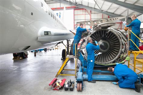 The 10 Best Schools For Becoming an Aircraft Mechanic or Avionics Technician: Degree and Job ...