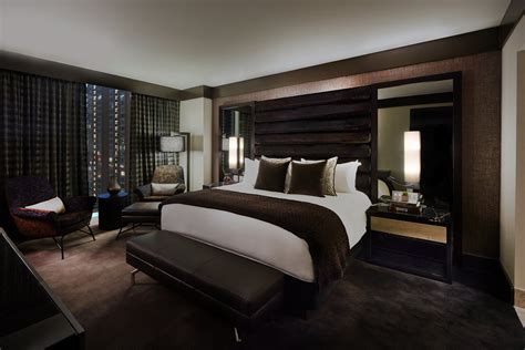 Downtown Chicago, IL Hotel | Photos | Loews Chicago Hotel | Hotel suite luxury, Hotel lobby ...