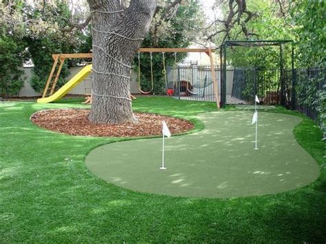 30 Inspiration to Create a Backyard Golf Design at Home | Backyard landscaping, Backyard putting ...