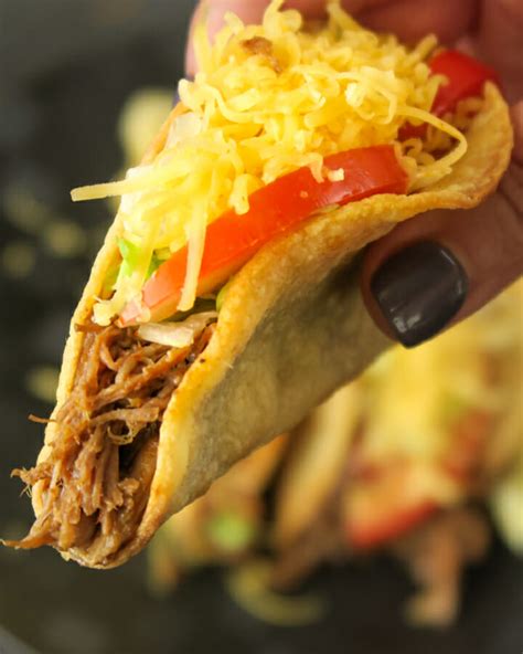 Crispy Shredded Beef Tacos {with Baked Taco Shells} - That's Deelicious!