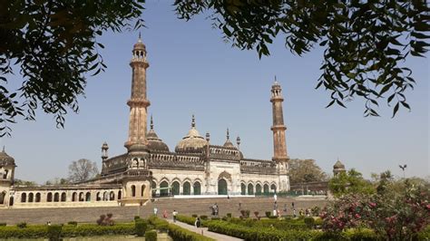 Bara Imambara Lucknow - All India Tour Packages