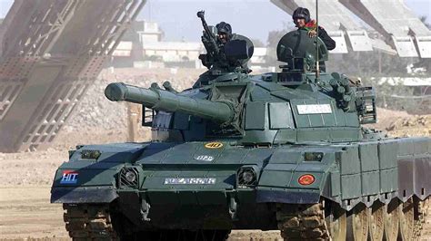 Pakistan claims world record with tank at 12,000 ft. India operates ...