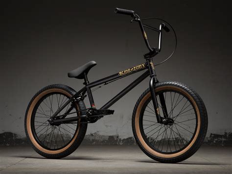 Kink Bikes "Curb" 2019 BMX Bike - Matte Black Goldschlager | kunstform BMX Shop & Mailorder ...