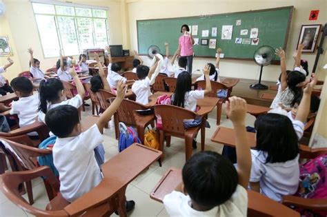 Government committed to increase salary of teachers — DepEd | Philstar.com