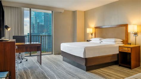 Downtown Miami Hotel Rooms & Suites | Hyatt Regency Miami