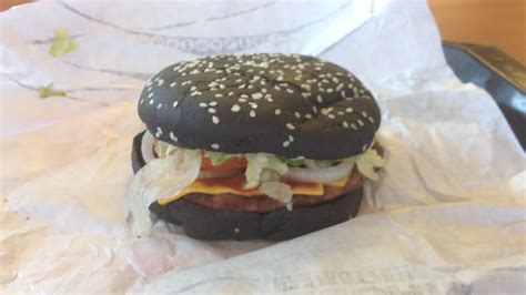 Review: BK Halloween Black Whopper - YouTube