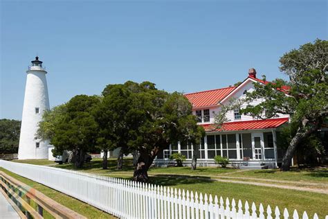 Ocracoke Island Lighthouse - OuterBanks.com