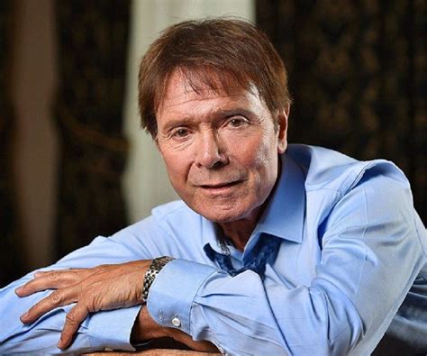 Cliff Richard Biography - Facts, Childhood, Family Life & Achievements