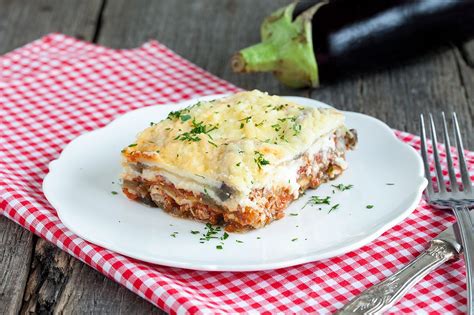 Greek moussaka - ohmydish.com