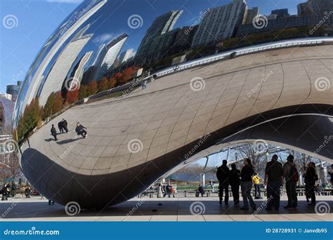 Chicago bean reflection editorial photo. Image of color - 28728931