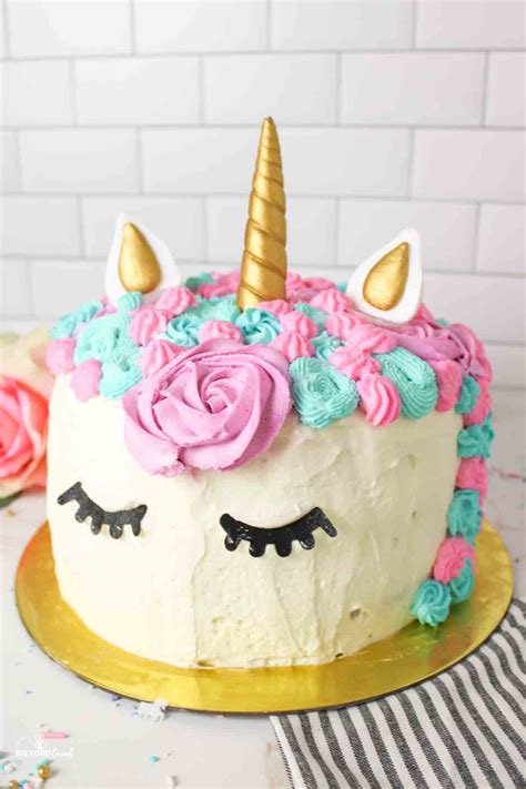 Pastel Rainbow Unicorn Cake - BeeyondCereal