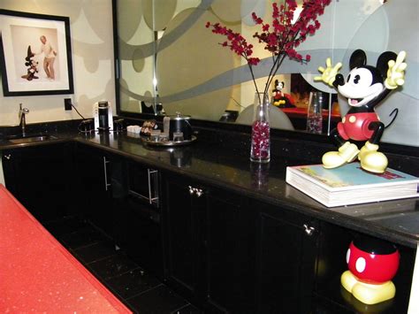 DETAILS: Inside the Disneyland Hotel Mickey Mouse Penthouse at Disneyland Resort | #MIrewind ...