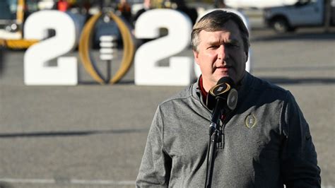 Kirby Smart, Georgia Bulldogs Arrive in Los Angeles for National ...