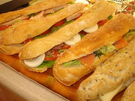 BobbyManhattan: Why is French "Baguette" so famous in France?