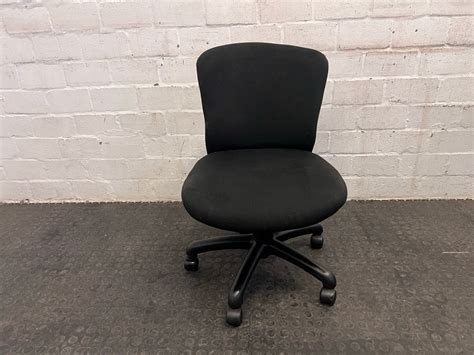 Black Typist Chair on Wheels (Hydraulics Not Working) | 2ndhandwarehouse.com