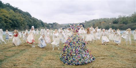 may queen crown midsommar flower dress Dani ardor midsommar cosplay ...