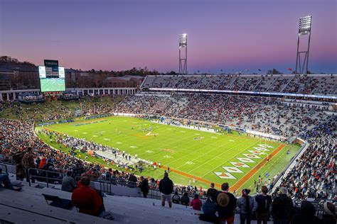 Scott Stadium this evening 🌅 : r/Charlottesville