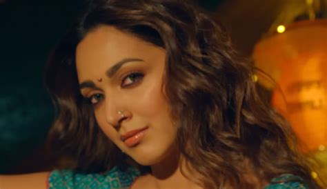 9 Kiara Advani Hot Stills Bijli Song from Govinda Naam Mera! - Just for ...