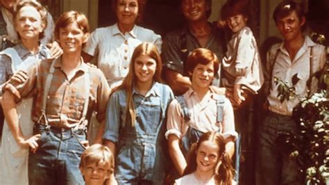 Jerry Goldsmith - The Waltons - Theme - YouTube