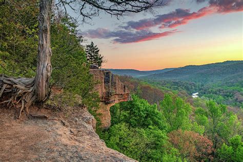 Sunrise At The Yellow Rock Trail Overlook - Devils Den State Park ...