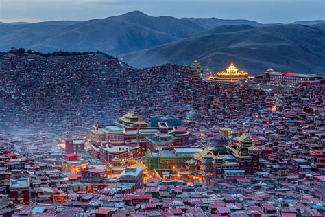 LARUNG GAR – The Largest Tibetan Buddhist Center In The World – Join ...