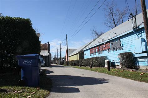 Tomball takes first steps in revitalization with alley improvement ...