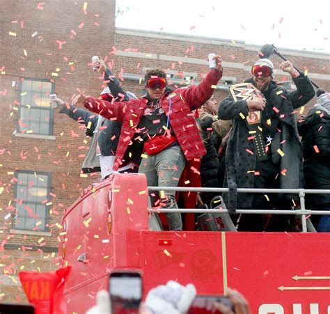 Huge crowd celebrates Chiefs Super Bowl victory