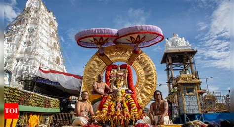 Tirumala Brahmotsavam: Spiritual fervour all around as Sun God steers Lord's chariot | Amaravati ...