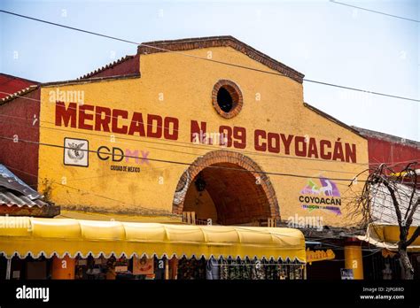 The exterior of Mercado Coyoacan market in Coyoacan, Mexico City, Mexico Stock Photo - Alamy