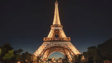 Did You Know it’s Illegal to Photograph the Eiffel Tower at Night? | Fstoppers