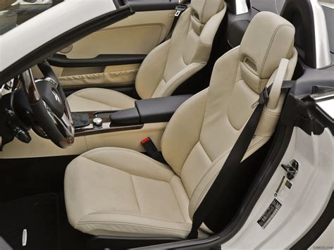 Mercedes-Benz SLK350 (2012) - Interior | Caricos