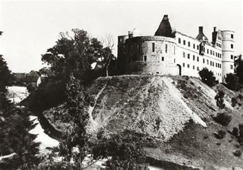 The Wewelsburg: the Nazi SS Grail Castle. - WW2 Gravestone