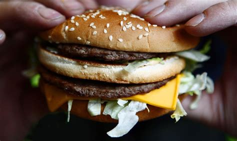 McDonald's Testing Bigger, Smaller Big Macs - Bloomberg