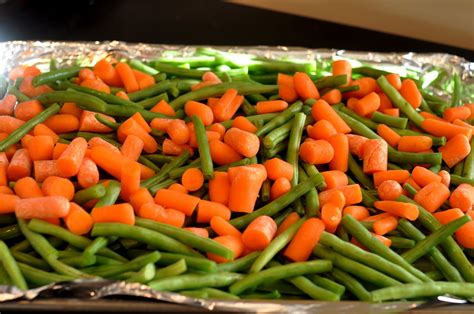 The Pearce's Kitchen: Roasted Green Beans and Carrots