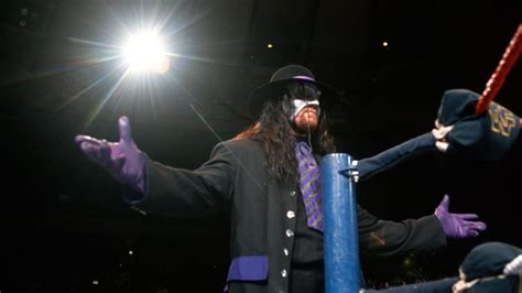 Undertaker Bio, Age, Wife, Height, Weight, Net Worth, salary and more ...